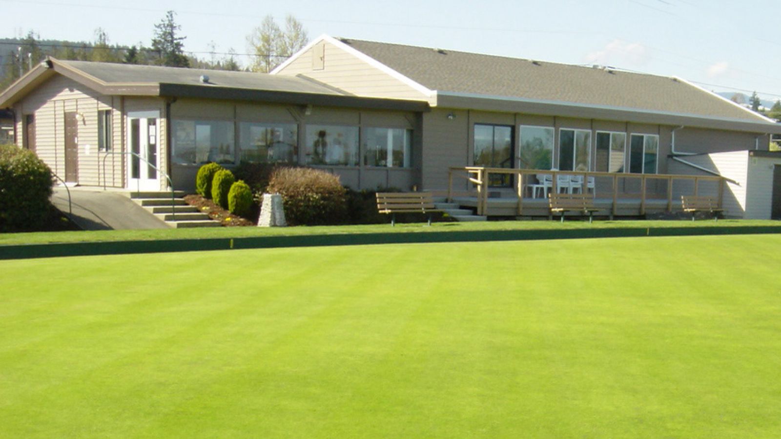 PLBC green and clubhouse photo